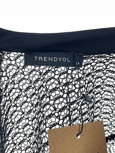 34 Beden siyah Renk Trendyol & Milla Bluz %70 İndirimli.