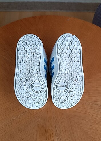 23 Beden beyaz Renk Adidas Bebek/Çocuk ayakkabı 23