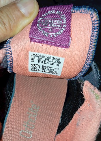 22 Beden Adidas ayakkabı 22,5 numara