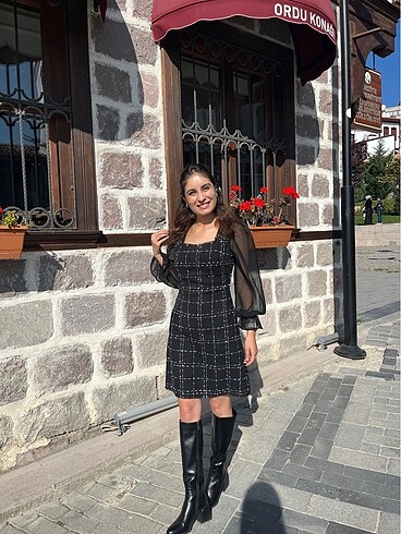 Kolları şifon siyah ekose elbise