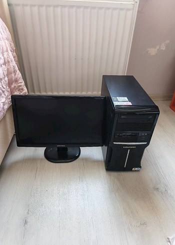Grunding Siyah Masaüstü Bilgisayar ve Monitör