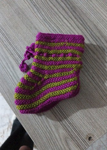 16 Beden Renkli Örgü Kız Bebek Patik
