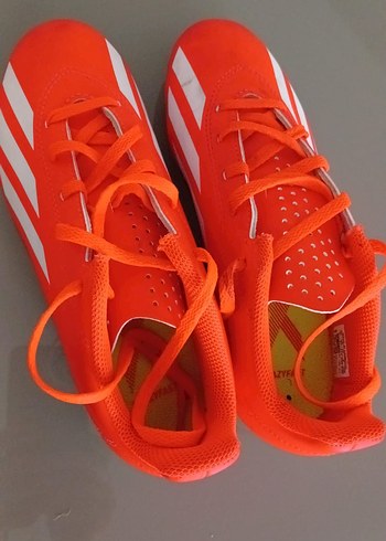 38 Beden kırmızı Renk Adidas Erkek Futbol Ayakkabısı Kırmızı Bağcıklı 37 numara