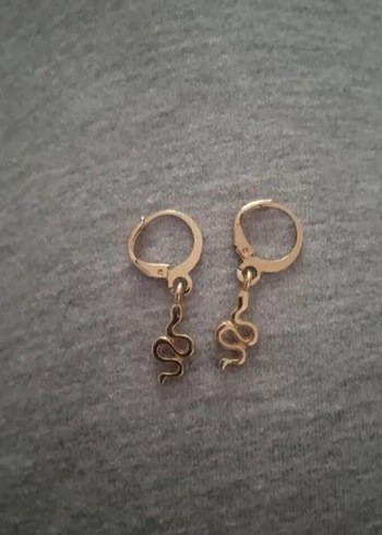 Altın Renkli Mini Yılan Figürlü Küpeler