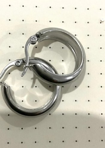 Gri Minimalist Kadın Halka Küpe
