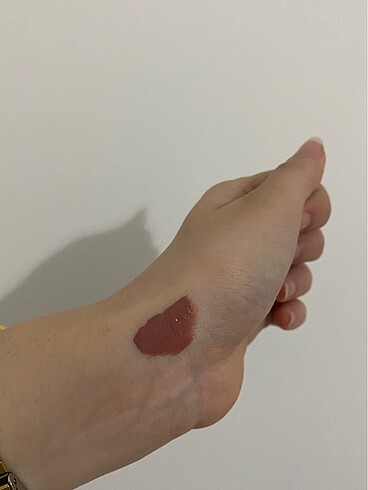 Beden maybelline super stay vinly ink no:35 cheeky
