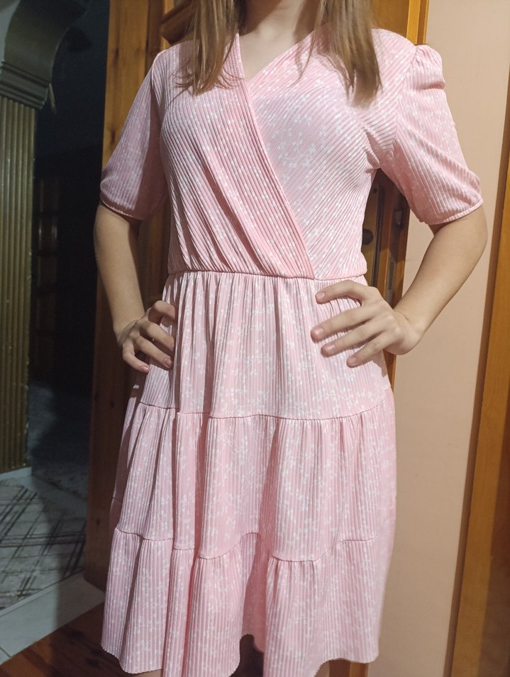 Pilise Detaylı Pembe elbise - Görsel 3