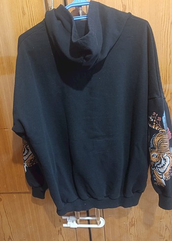 Kapüşonlu Siyah Kaplan Baskılı Kadın Sweatshirt - Görsel 3