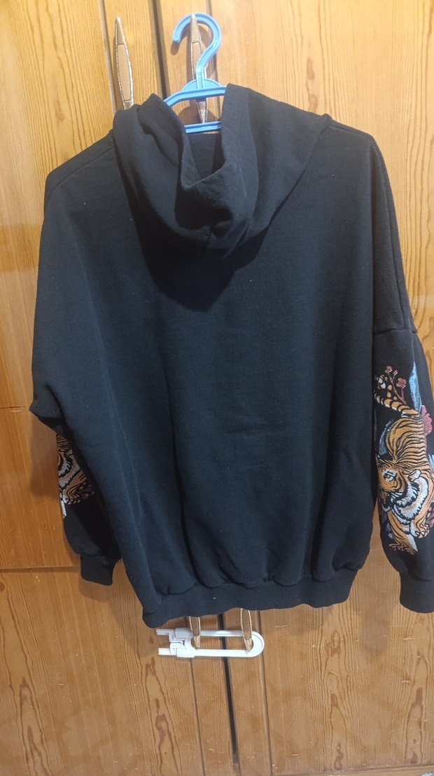 Kapüşonlu Siyah Kaplan Baskılı Kadın Sweatshirt - Görsel 3