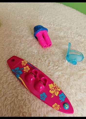  Beden Renk ORJİNAL POLLY POCKET BEBEK ve SURF TAHTASI, GÖZLÜĞÜ, KIYAFETİ 