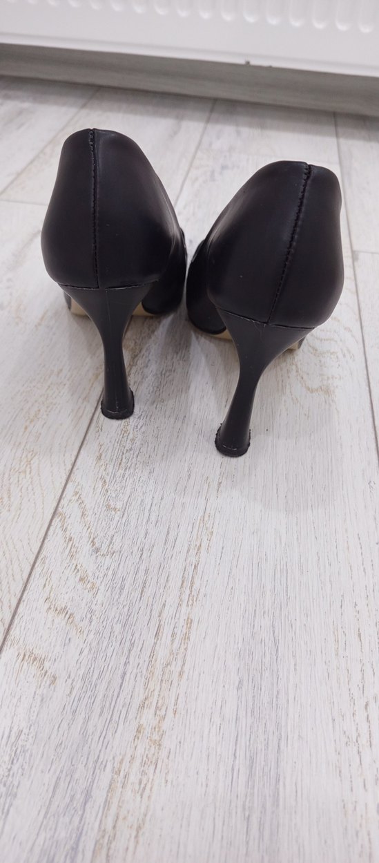 Zincir Detaylı Siyah  Stiletto - Görsel 3