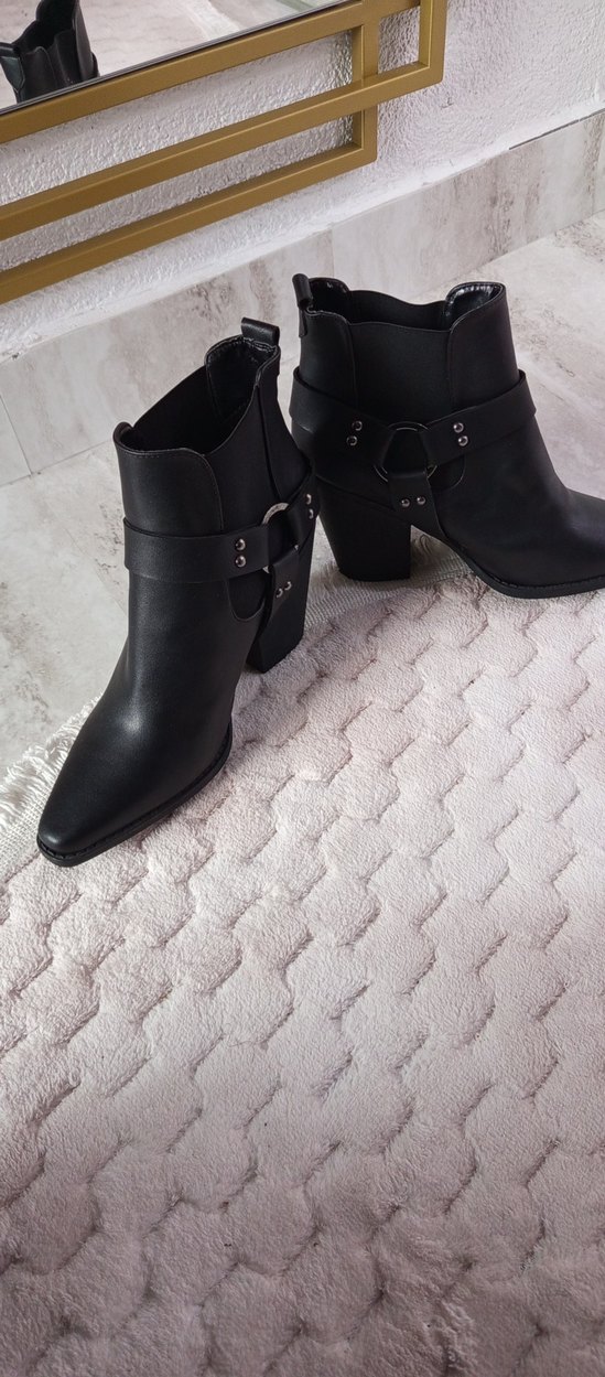 Siyah Deri Tokalı Blok Topuklu Kadın Bot - Görsel 2