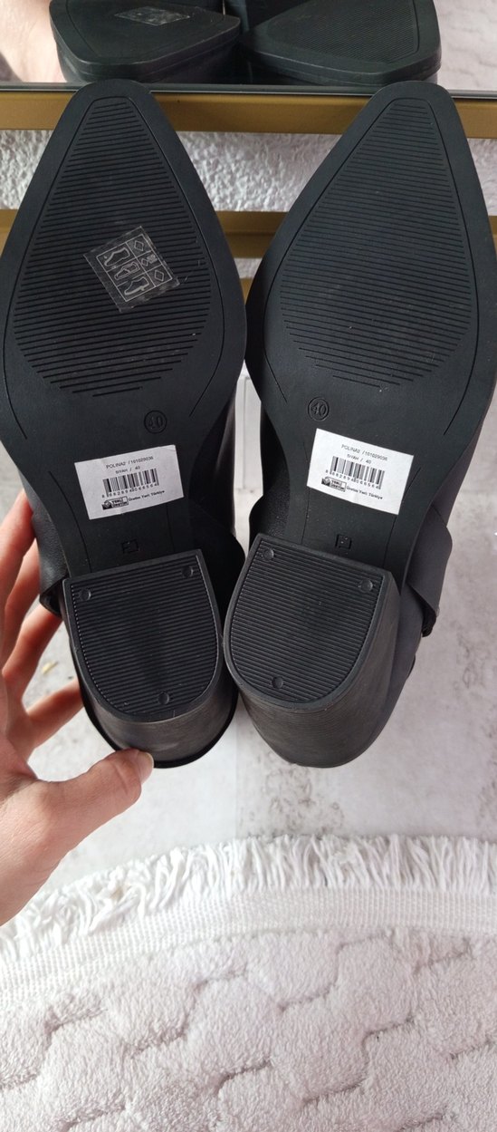 Siyah Deri Tokalı Blok Topuklu Kadın Bot - Görsel 4