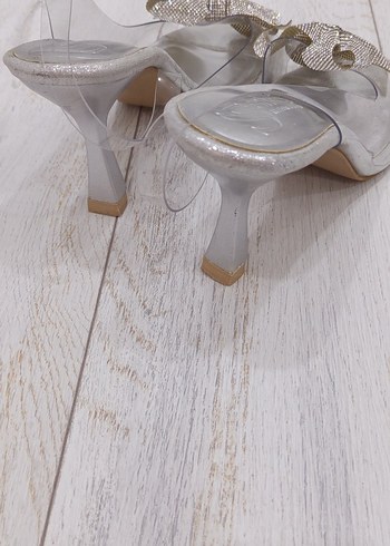 Beyaz Cam Stiletto Fiyonk Detaylı Kadın Ayakkabı - Görsel 2