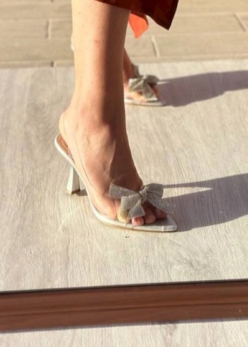 Beyaz Cam Stiletto Fiyonk Detaylı Kadın Ayakkabı - Görsel 4