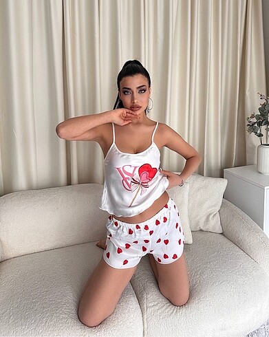 s Beden beyaz Renk ASKILI ŞHORTLU SATEN PİJAMA TAKIMI ????