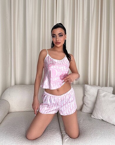 m Beden ASKILI ŞHORTLU DIOR PİJAMA TAKIMI ????