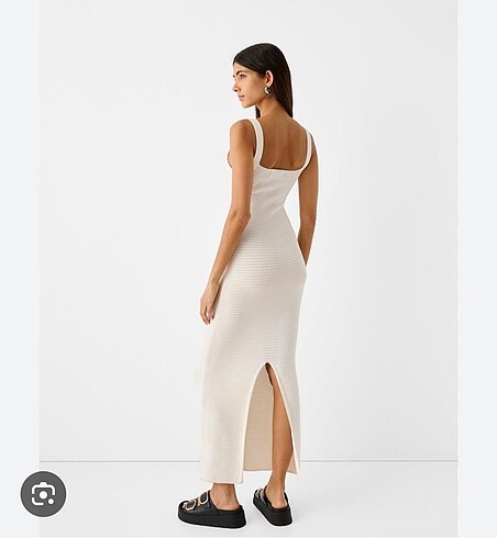 s Beden Bershka etiketli beyaz elbise