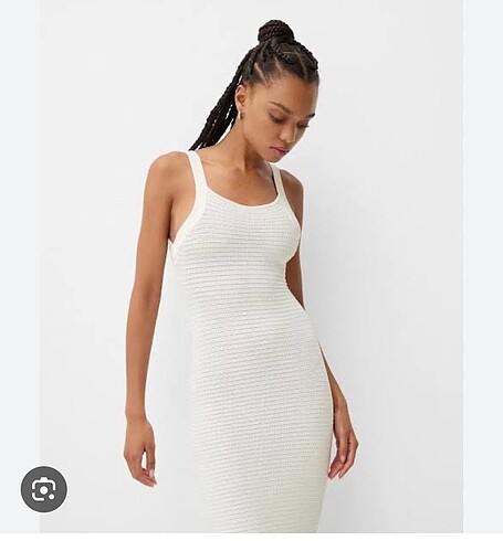 Bershka etiketli beyaz elbise