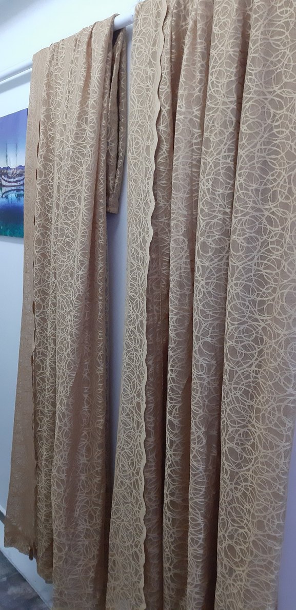 hardal renginde fon tül bir çift - Görsel 3