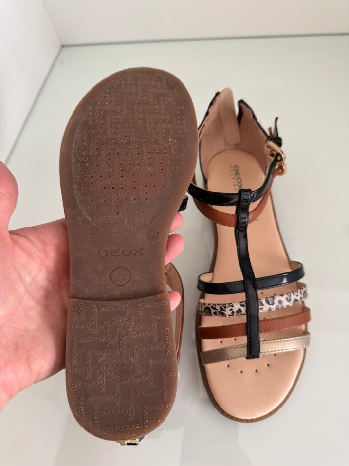 Tokalı Yılan Desenli Bej Kadın Dolgu Topuklu Sandalet - Görsel 3