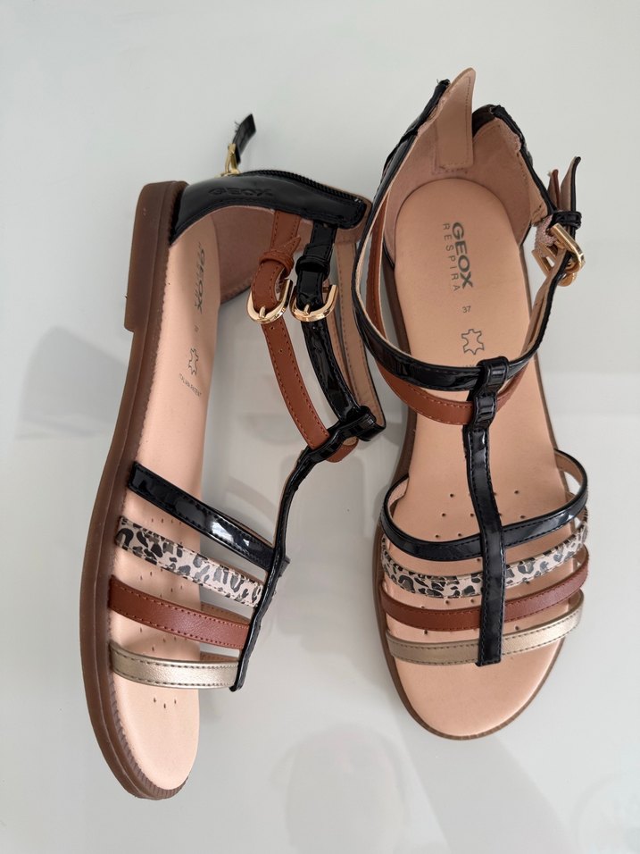 Tokalı Yılan Desenli Bej Kadın Dolgu Topuklu Sandalet - Görsel 2