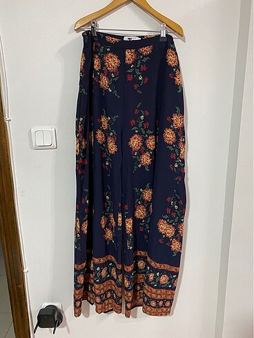 Yırtmaçlı pantolon
