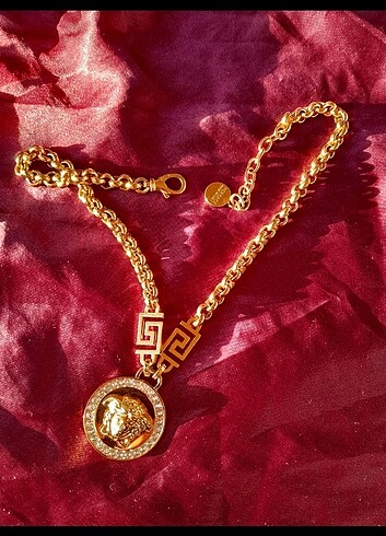 Beden Versace kolye