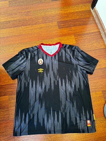 UMBRO Galatasaray Antrenman Üstü Warm-Up XXXL