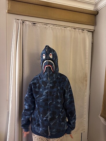 Shark sweatshirt XL ile uyumlu