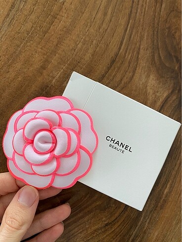 Chanel broş