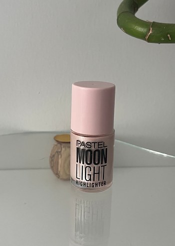 Pastel Moonlight Highlighter