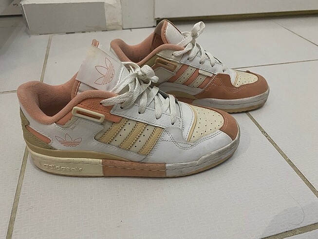 Adidas spor ayakkabı