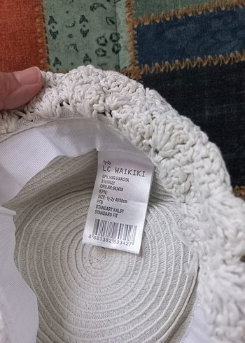 Çiçekli Fırfırlı Beyaz Örgü Şapka - Görsel 4