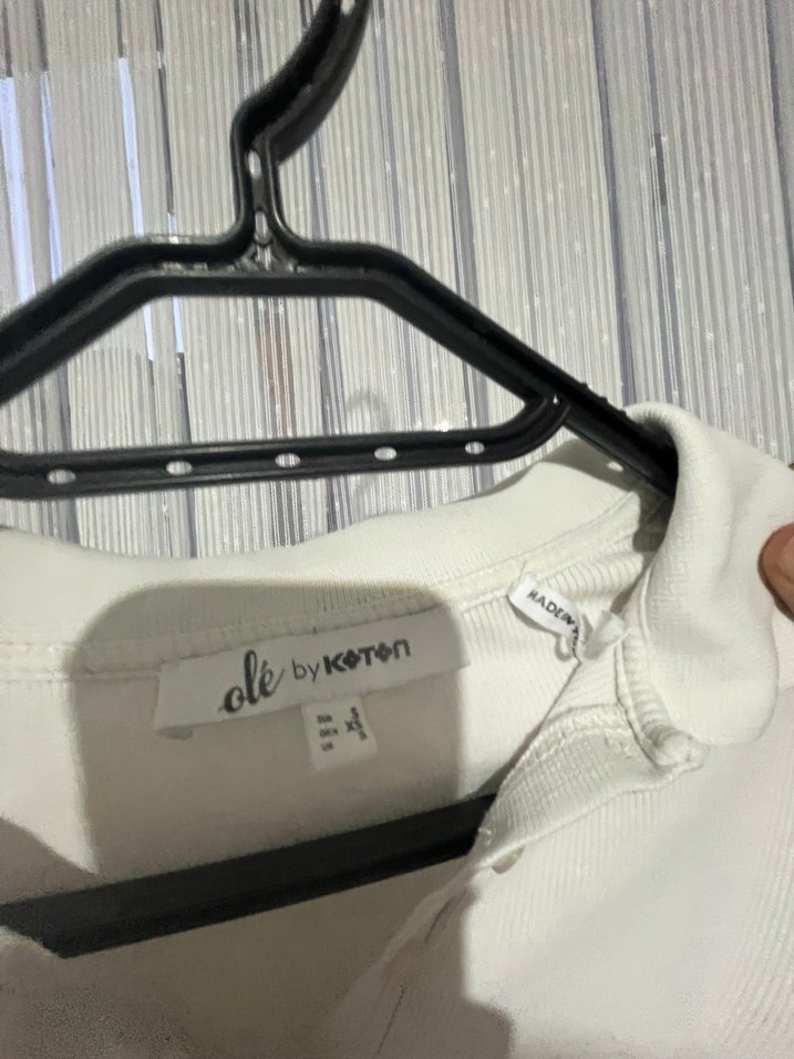 Beyaz Uzun Kollu Düğmeli Kadın Gömlek - Görsel 4