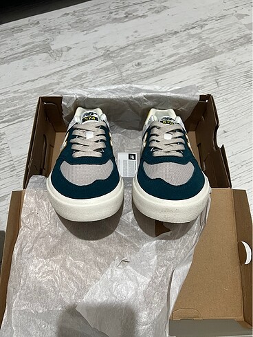 39,5 Beden yeşil Renk New Balance 574 Yegil Kadin Deri Sneaker