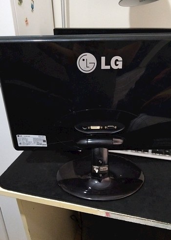  Beden Renk Siyah LG Bilgisayar Monitörü