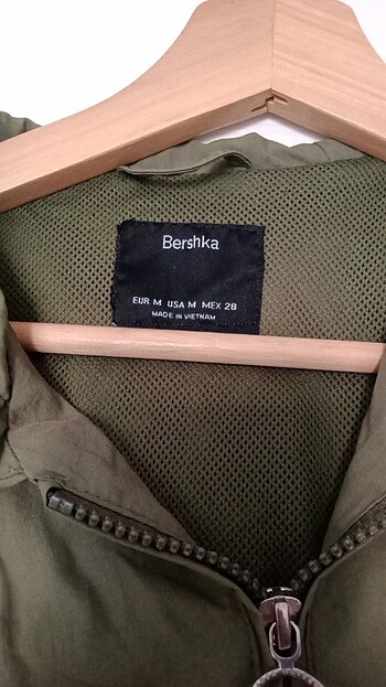 Bershka Bayan yağmurluk