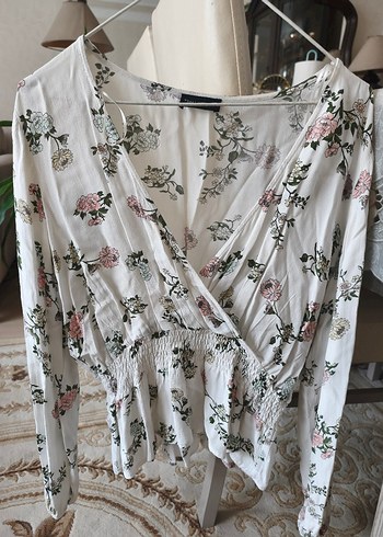 Çiçek Desenli Uzun Kollu V Yaka Bohem Bluz - Görsel 4