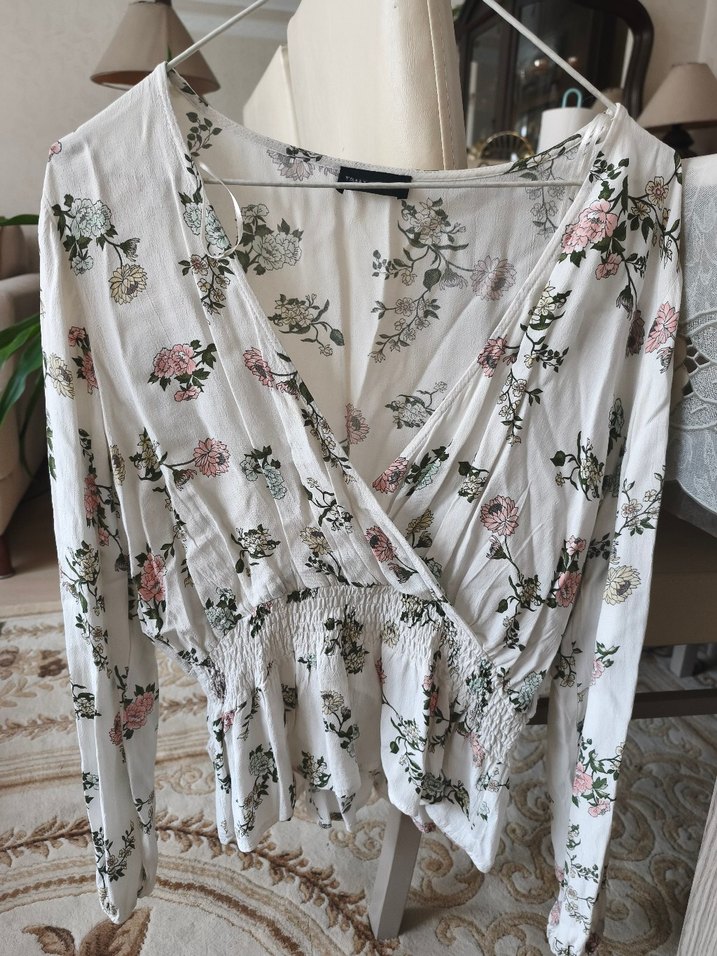 Çiçek Desenli Uzun Kollu V Yaka Bohem Bluz - Görsel 4