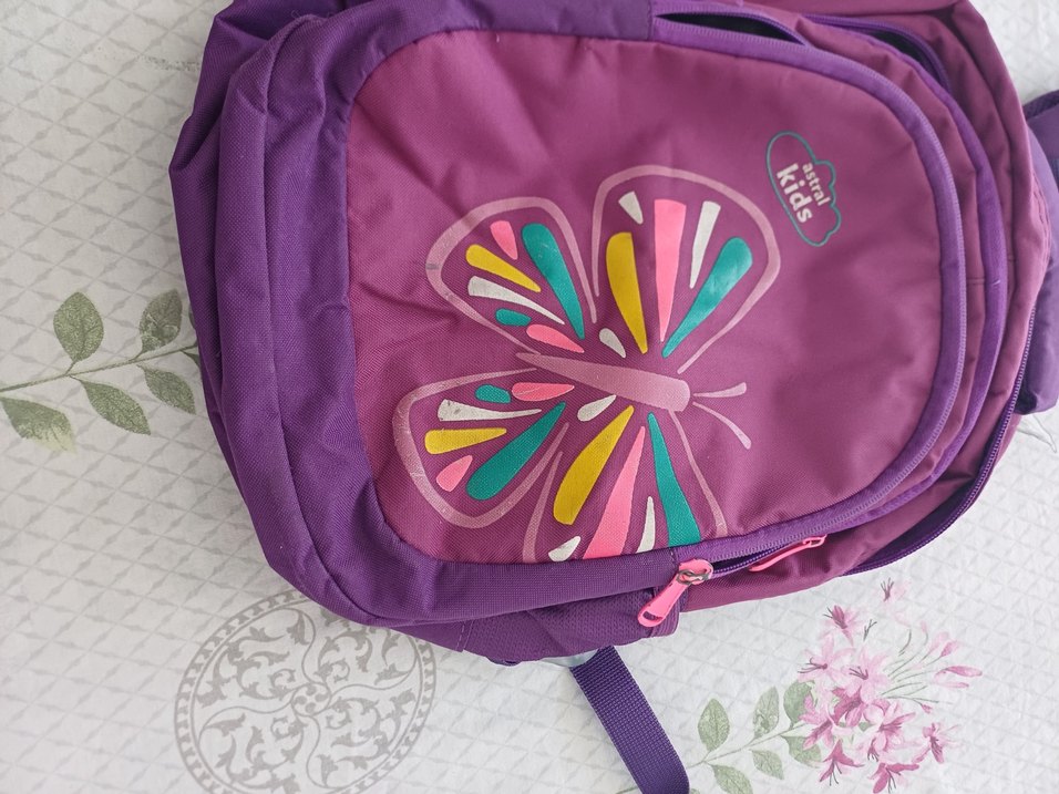 Renkli Kelebek Desenli Mor Çocuk Sırt Çantası - Görsel 2