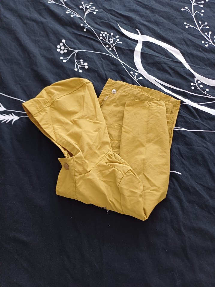 Bej Düğmeli Erkek Çocuk Yağmurluk - Görsel 3