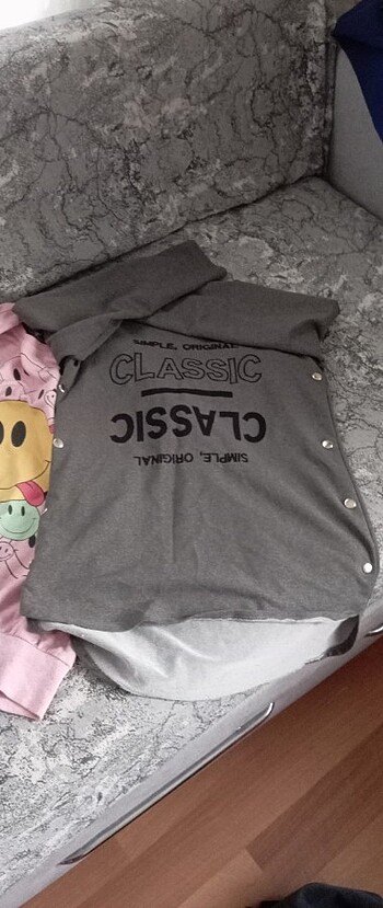 m Beden çeşitli Renk 3 Tanesi 100 TL Sweatshirt