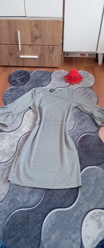 Bershka Çizgili Fırfırlı Elbise
