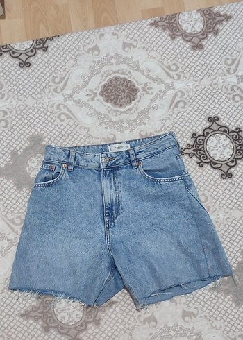 Düğmeli Bol Kesim Mini Kot Şort