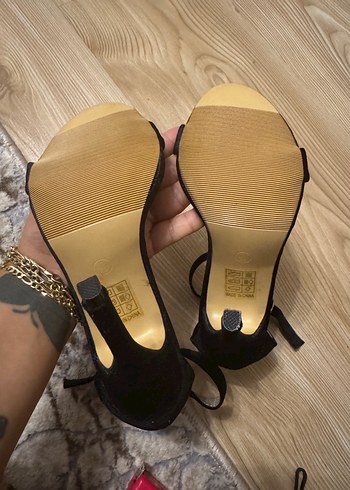 36 Beden siyah Renk Wide Fit - Siyah Süet Tokalı Stiletto Topuklu Kadın Ayakkabı