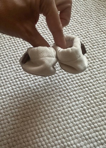 Unisex Bebek kışlık kadife krem kaydırmaz patik - Görsel 4