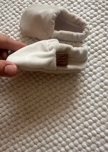 Unisex Bebek kışlık kadife krem kaydırmaz patik - Görsel 2