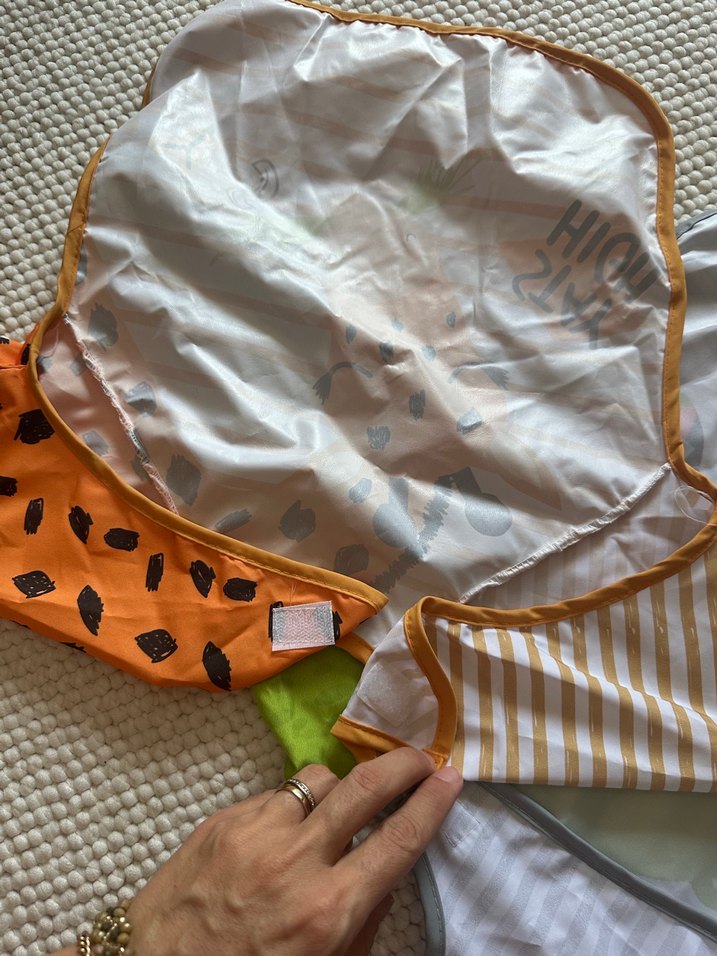 Renkli Baskılı Bebek Önlükleri - Görsel 4