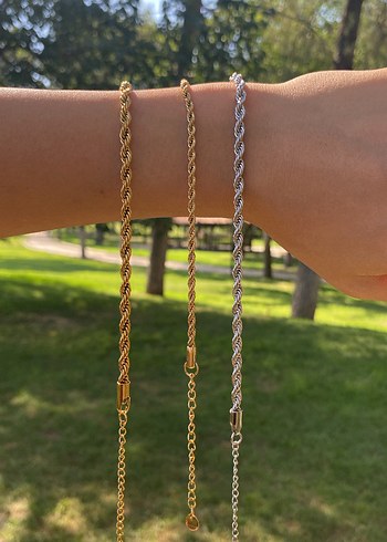 Zincir Detaylı Altın Rengi Kadın künye - Görsel 2